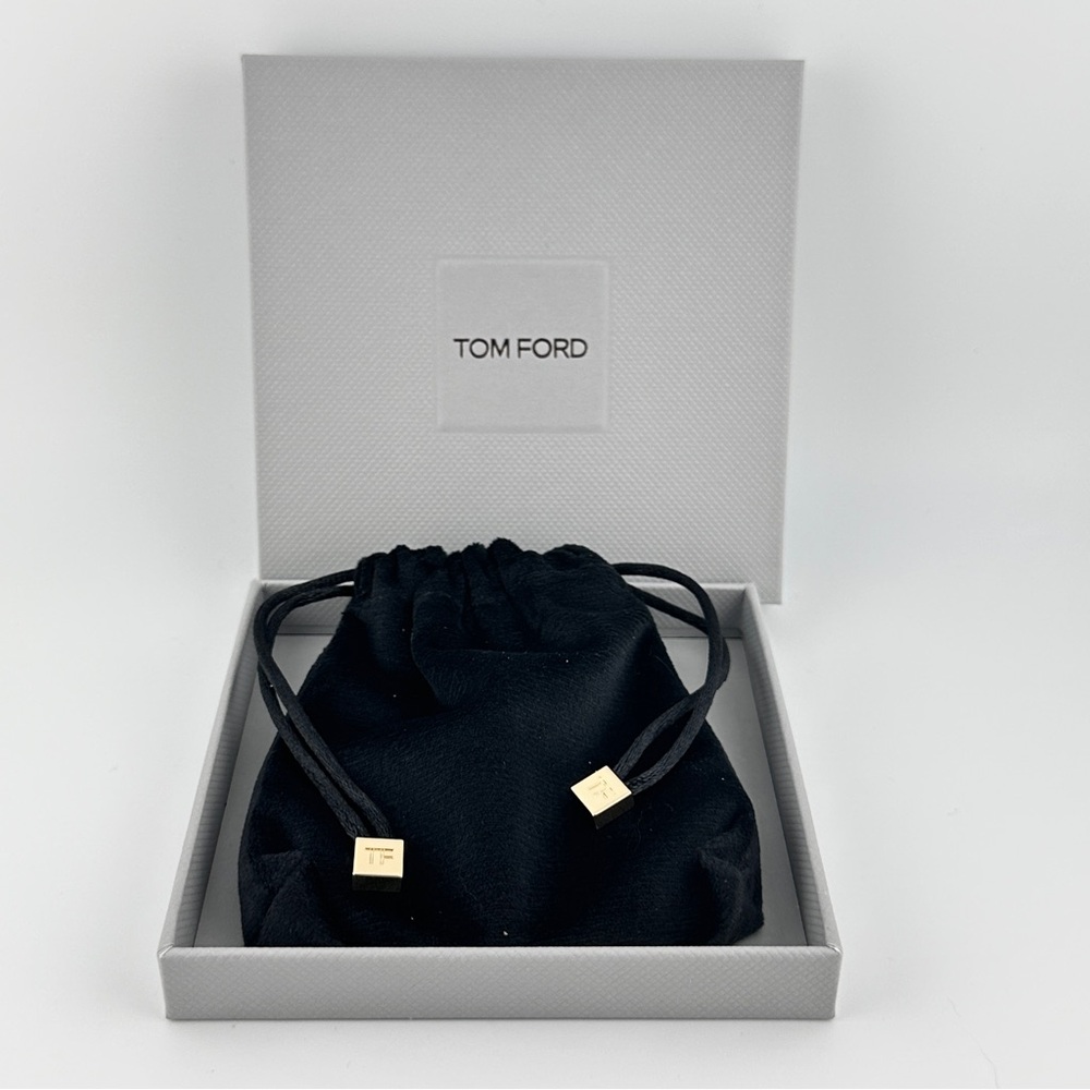 🆕 TOM FORD Elegant Gold Compact Mirror with Velvet Bag & Box - Picture 8 of 10
